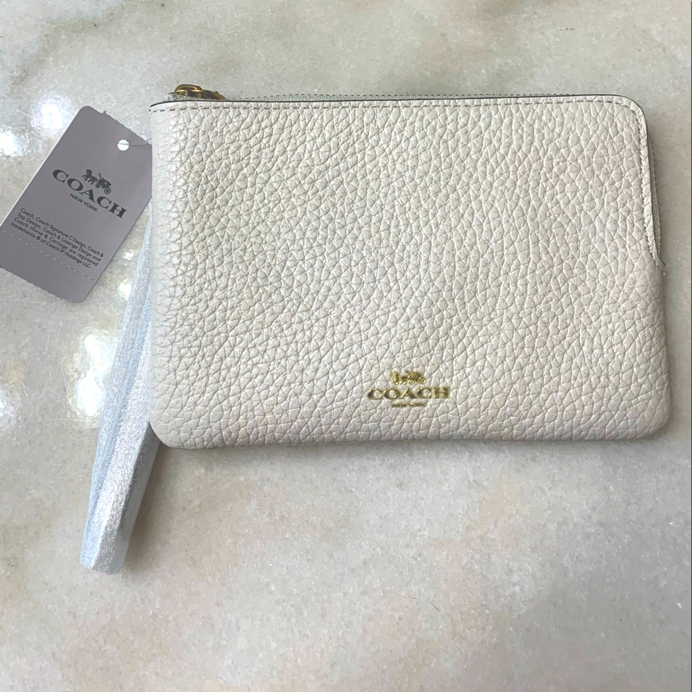 Coach Chalk Corner Zip Chalk Pebbled Leather wristlet New with Tags